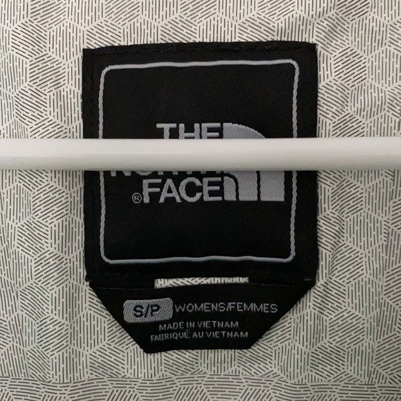 The Northface raincoat - Picture 4 of 4